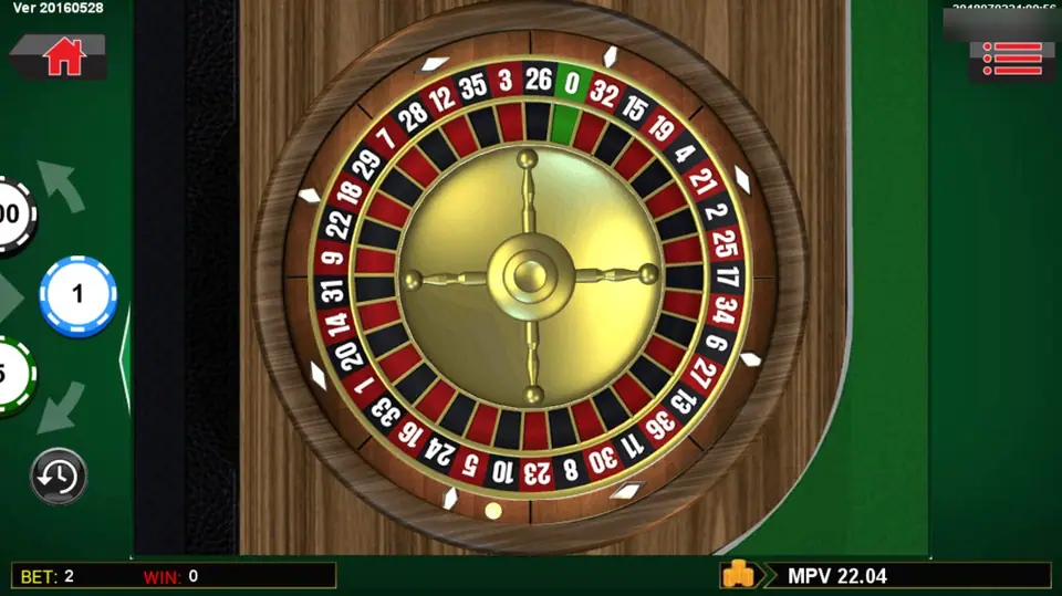 Close-up of the SKY777 roulette wheel: wooden bowl, gold four-arm turret and a single green zero between 32 and 26